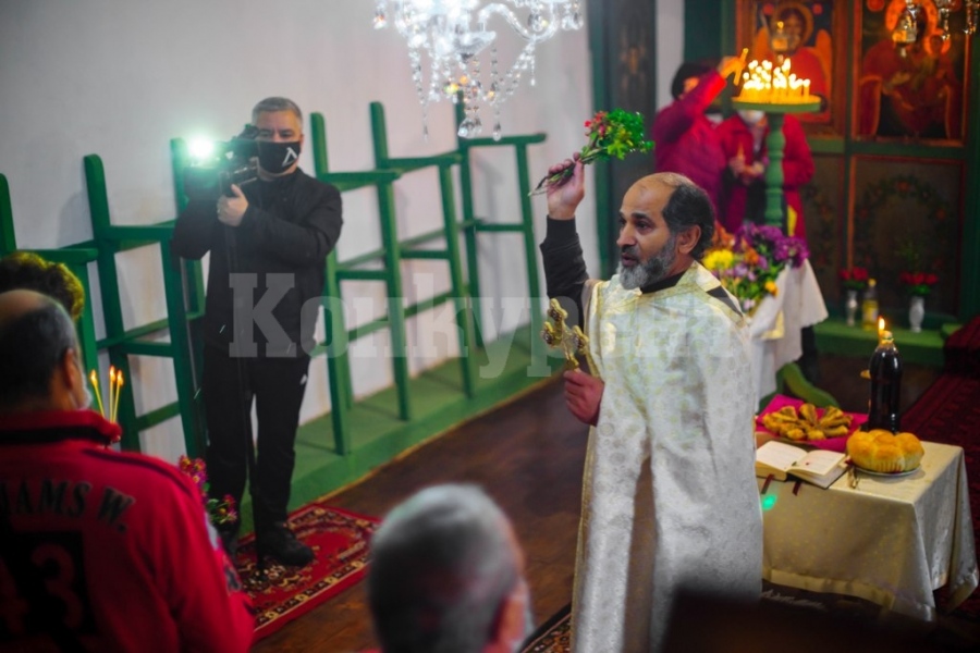 С молебен за здраве отвори врати обновеният православен храм в мездренското село Крета 